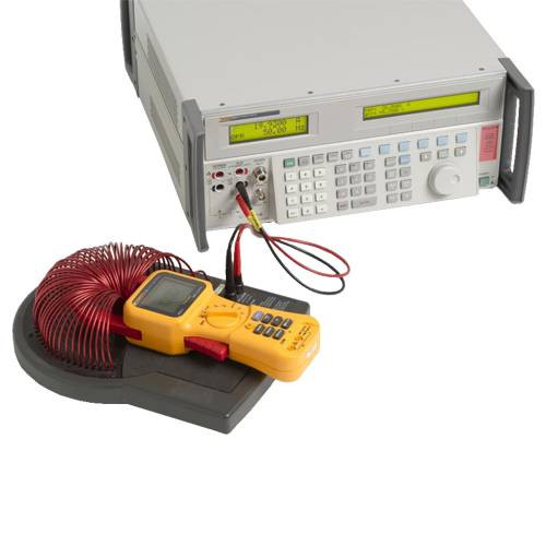 Калибратор для нескольких приборов Fluke 5502E 240
